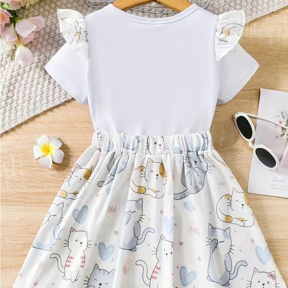 2 Piece Cat Graphic T-Shirt with Ruffles on Shoulder & Bow Skirt with 🐈 Cats - Picture 2 of 7